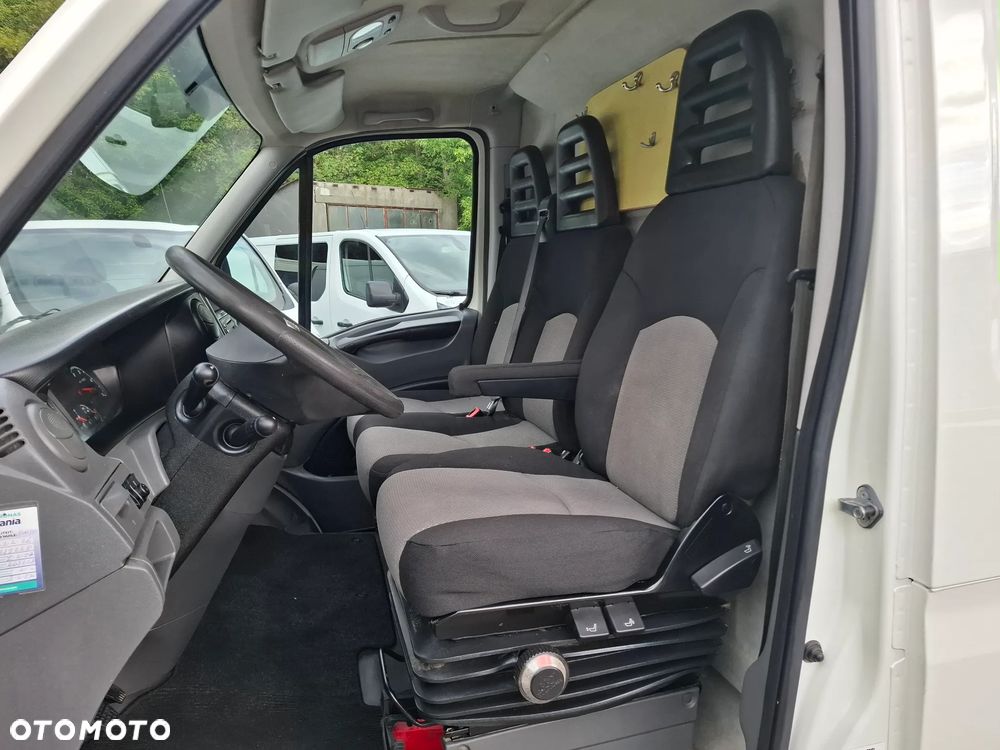 Iveco Daily 35S13 L2H2 ŚREDNIAK Klima HAK 3500KG - 18