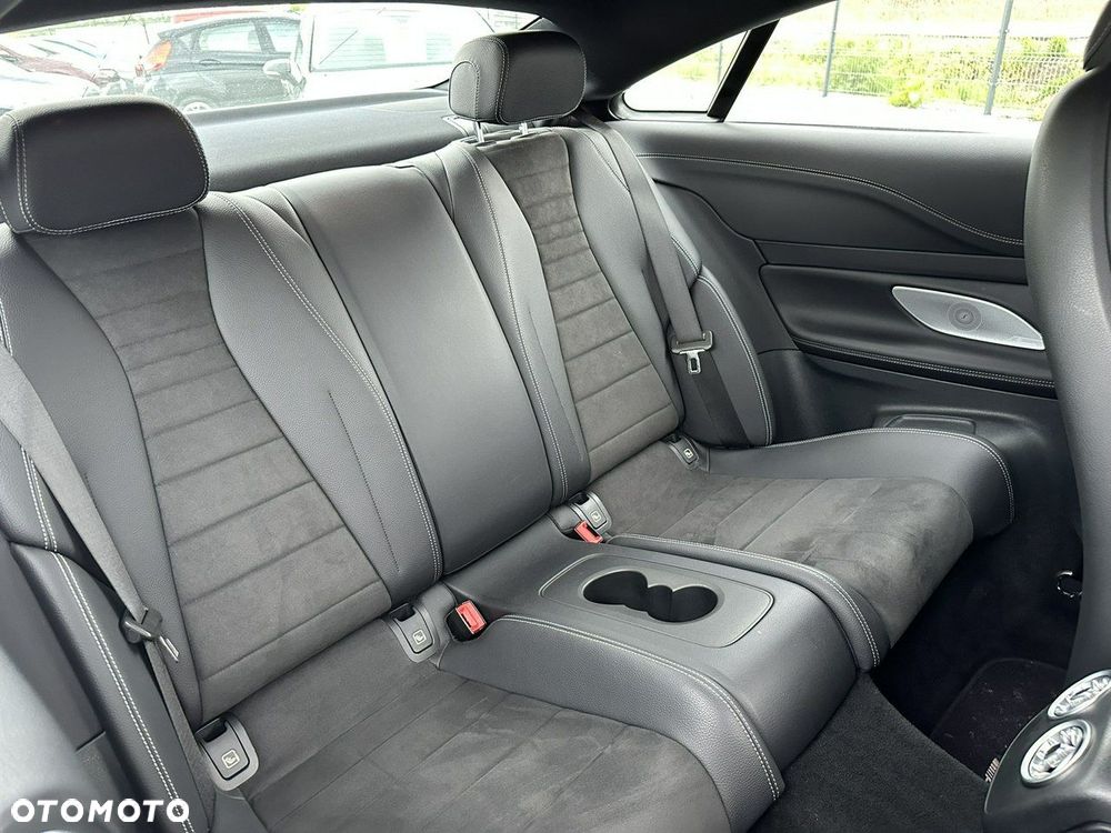 Mercedes-Benz Klasa E 220 d Coupe 9G-TRONIC AMG Line - 34