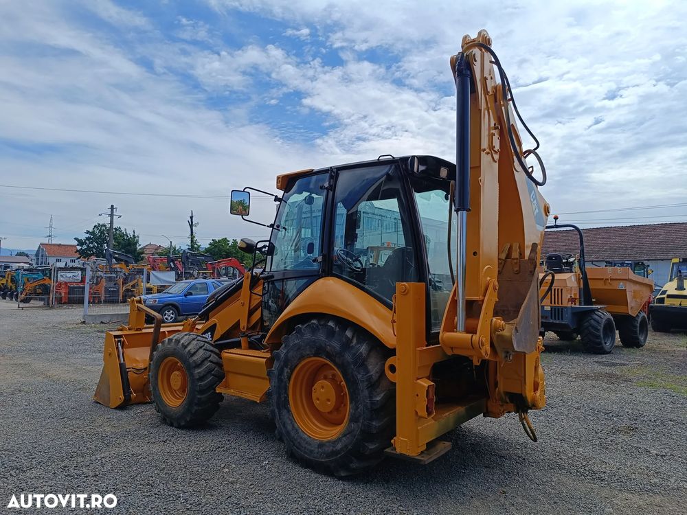 Caterpillar 428E - 4