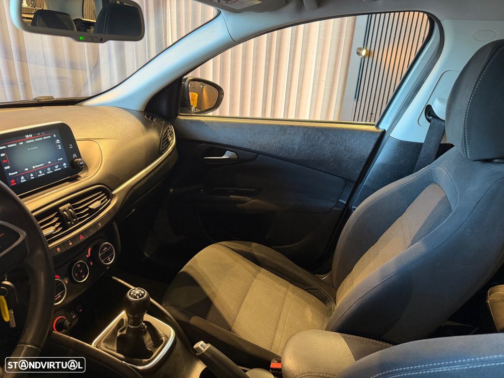 Fiat Tipo Station Wagon 1.3 M-Jet Lounge J17 - 21