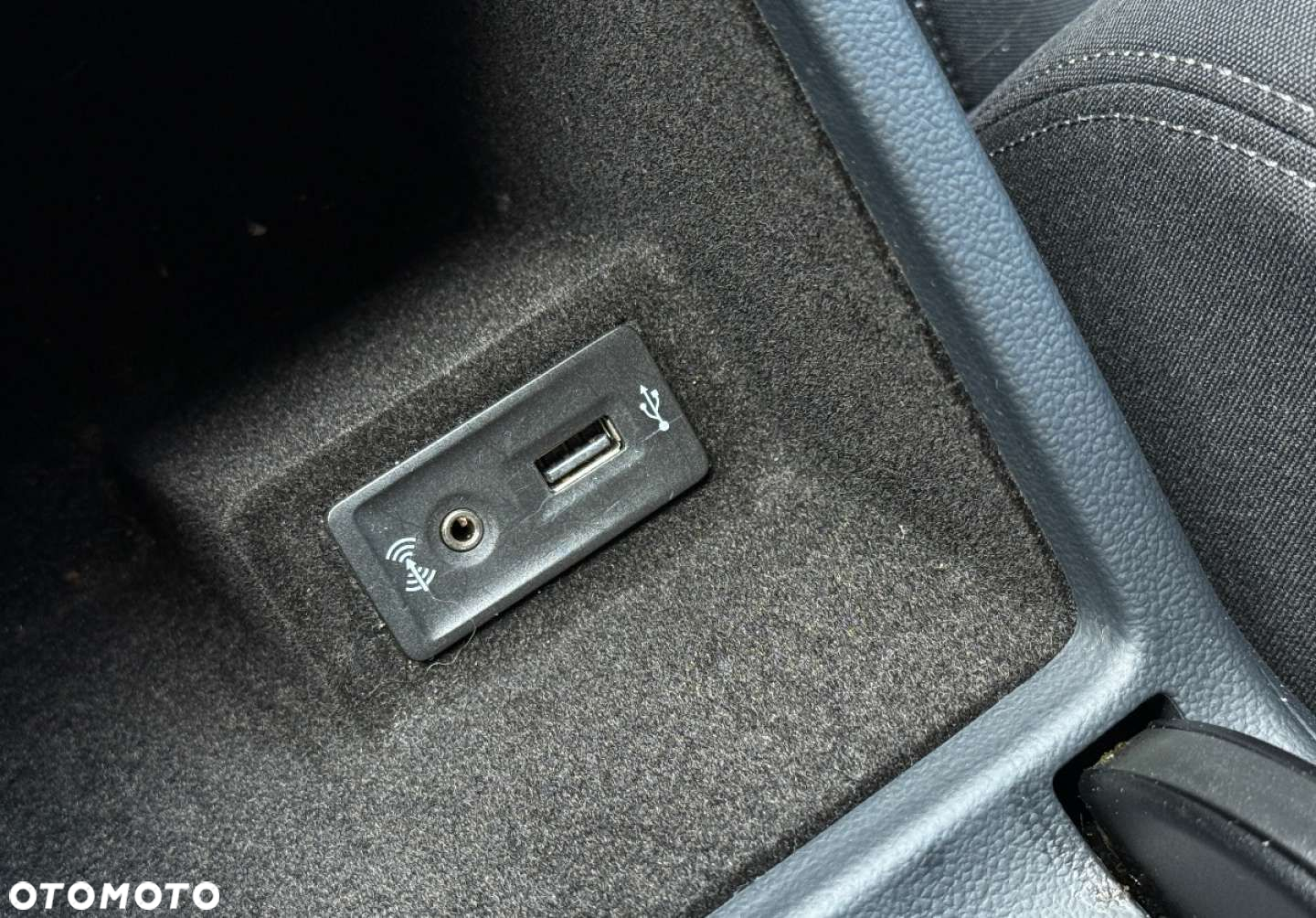 Volkswagen Passat - 36