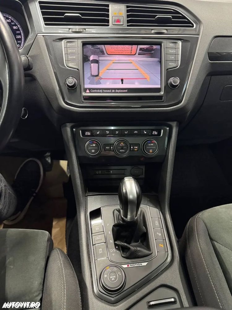 Volkswagen Tiguan - 11