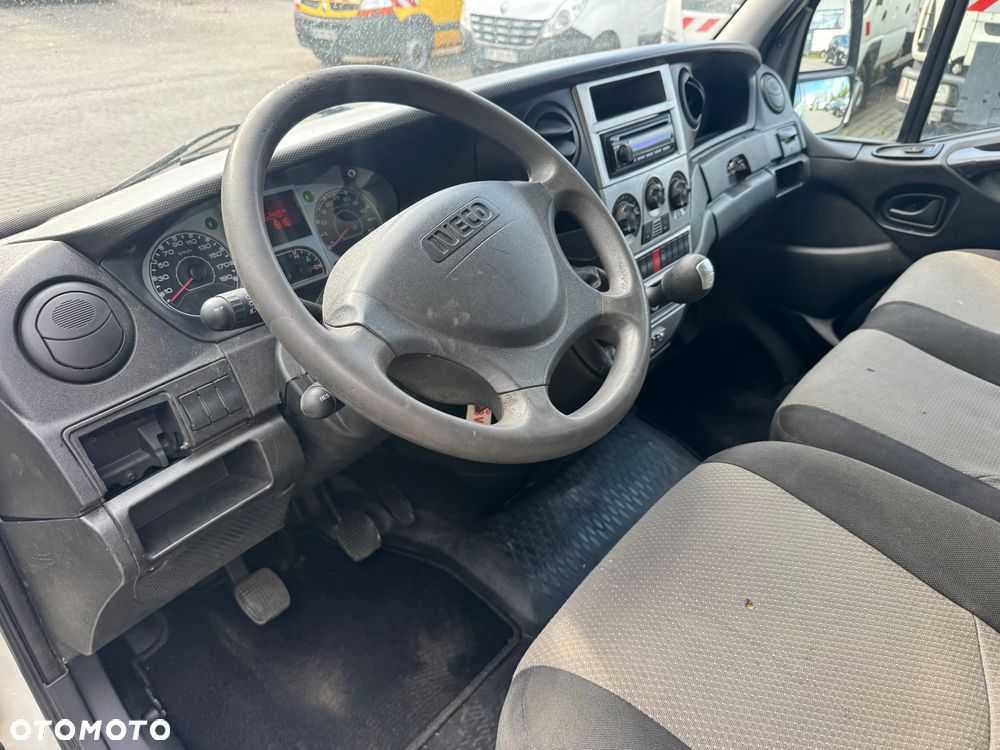 Iveco Daily 2010r. Brygadówka Bliźniak 7 Osobowy Klima 3.5t Na Haku - 17