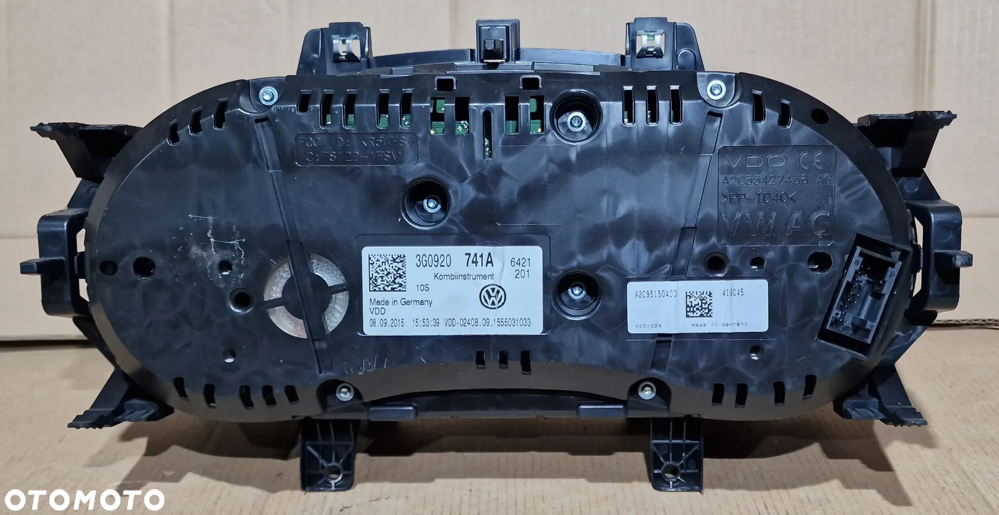 LICZNIK ZEGARY 3G0920741A VW PASSAT B8 - 6