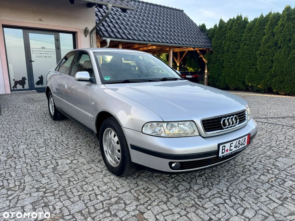 Audi A4 Limousine 2000 photo 3
