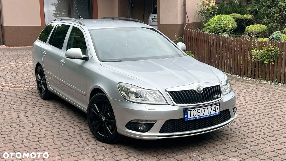Skoda Octavia Combi 2.0 TSI DSG RS - 9