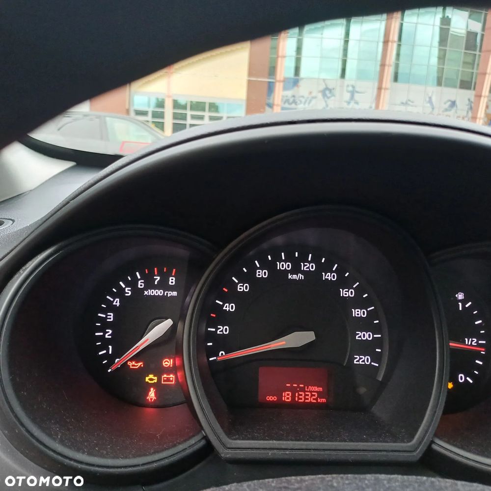 Kia Rio 1.2 Attract - 6