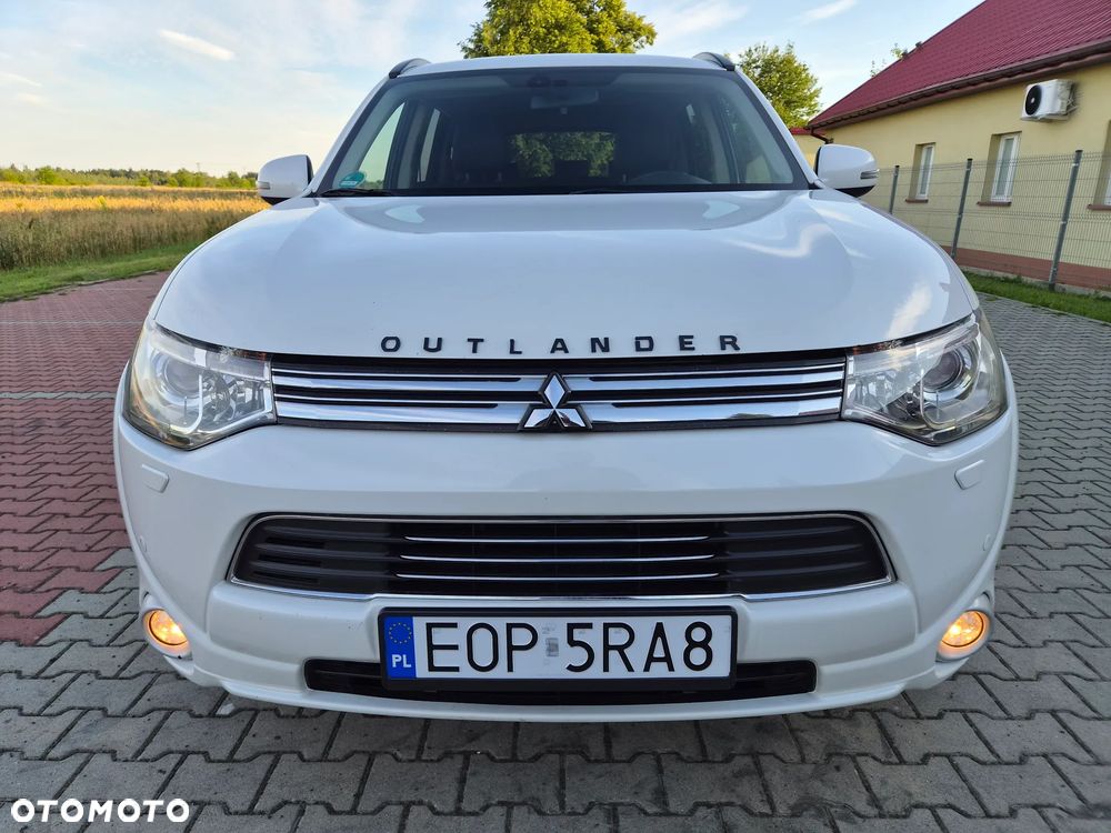 Mitsubishi Outlander 2.0 4WD Top - 5