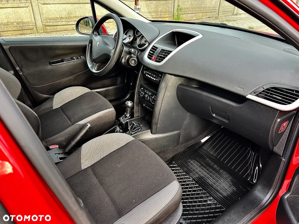 Peugeot 207 - 7