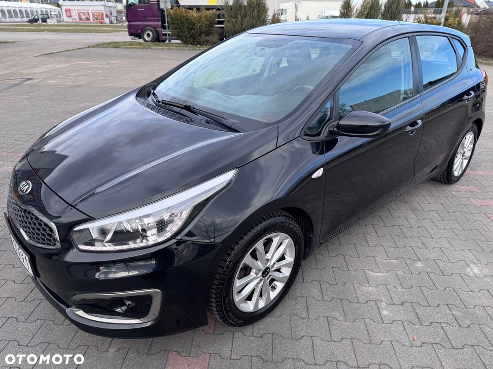 Kia Ceed - 1