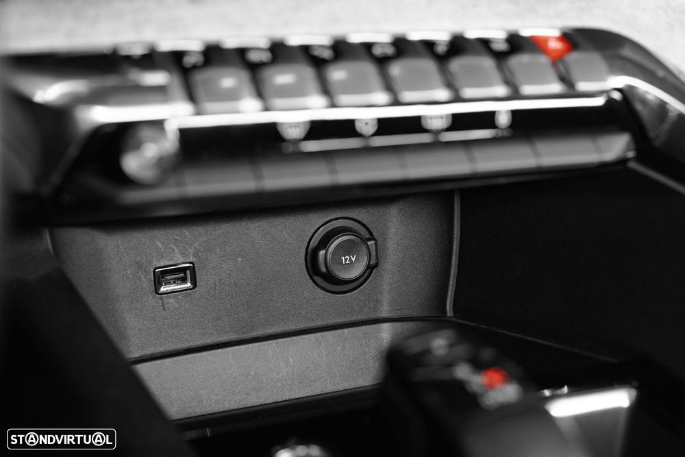 Peugeot 3008 1.6 Hybrid GT e-EAT8 - 36