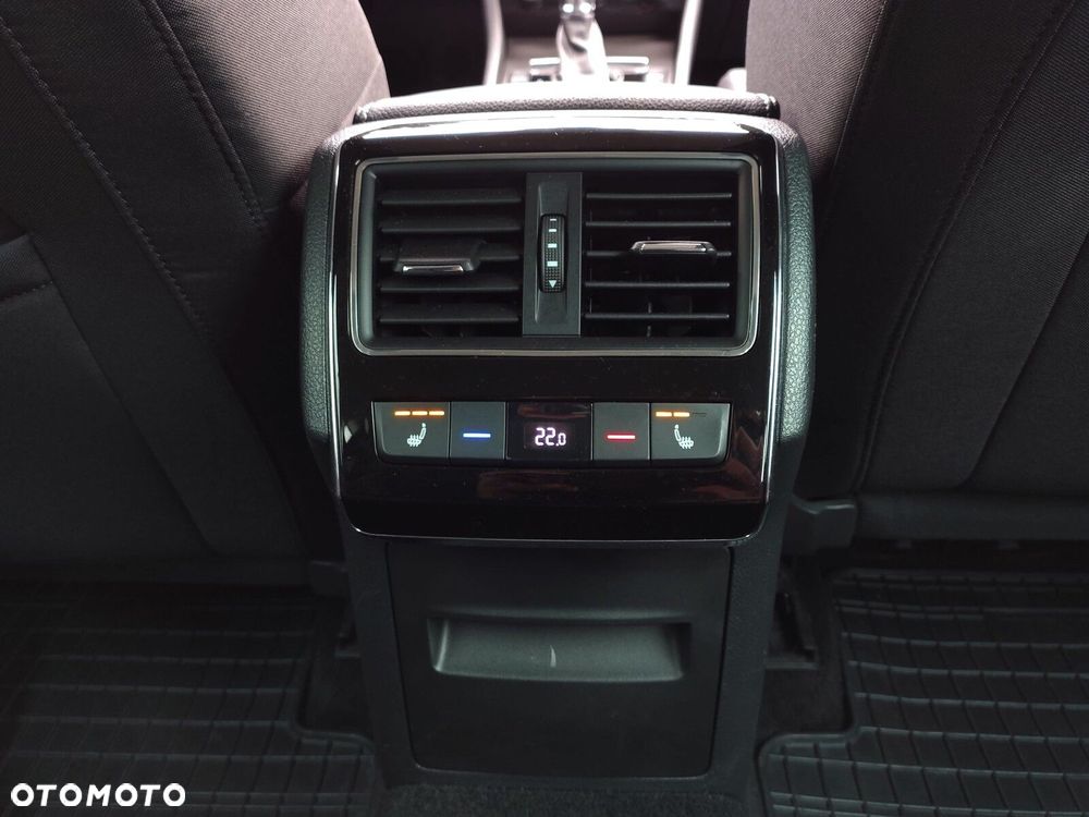 Skoda Superb 2.0 TDI SCR Style DSG - 23