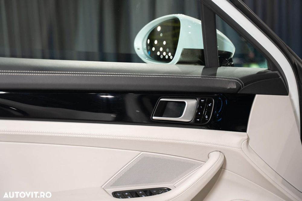Porsche Panamera - 8