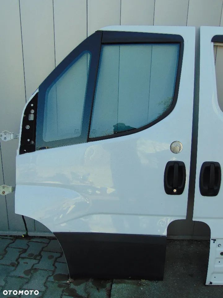 IVECO 2014- drzwi przód - 2