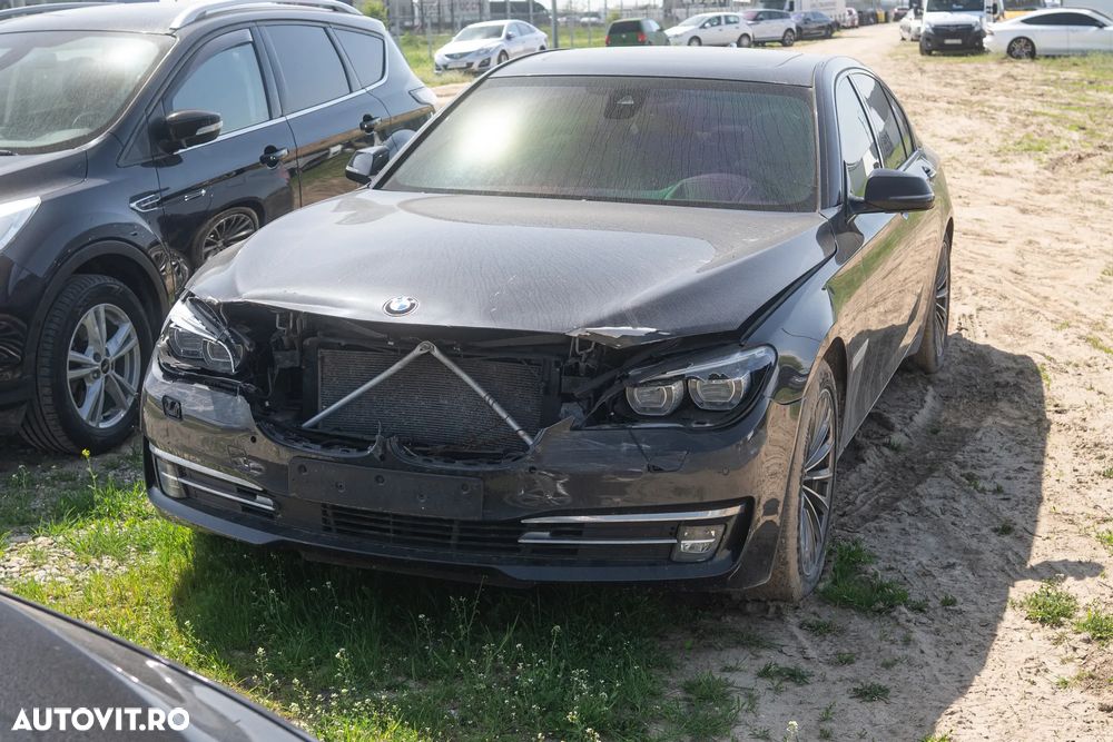 BMW Seria 7 730d xDrive - 29