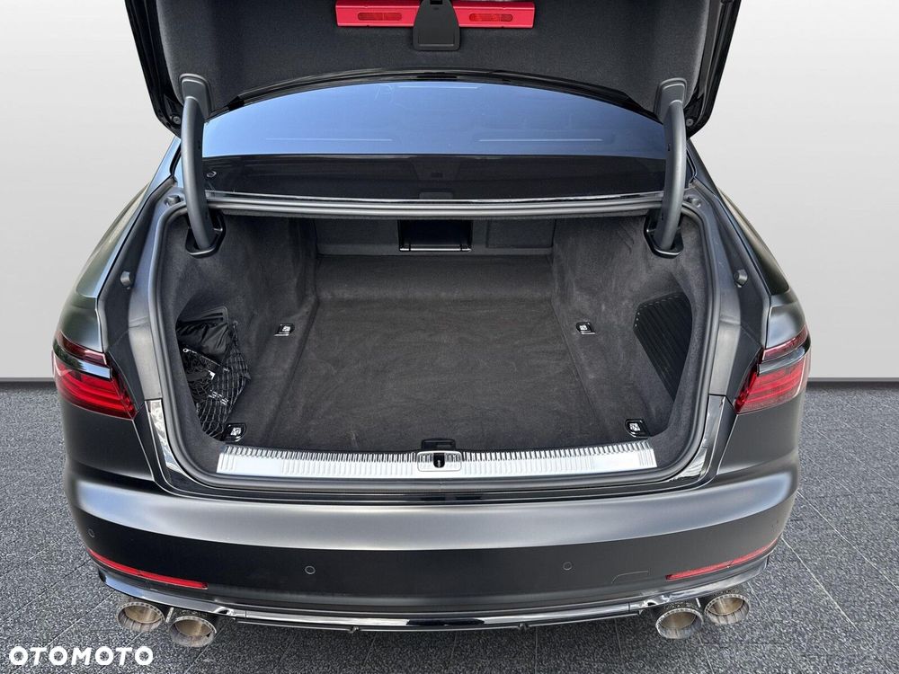 Audi S8 - 26