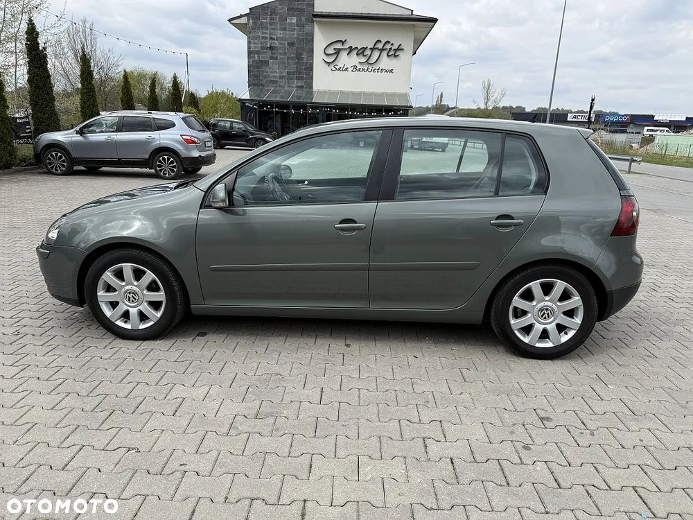 Volkswagen Golf 1.6 FSI Tour - 13
