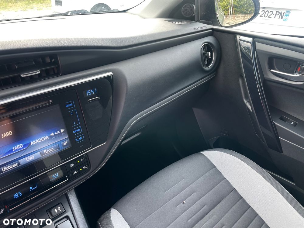 Toyota Auris - 17