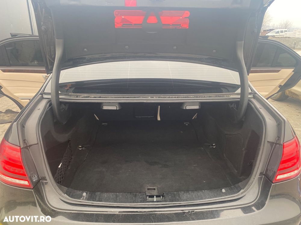 Mercedes-Benz E - 22