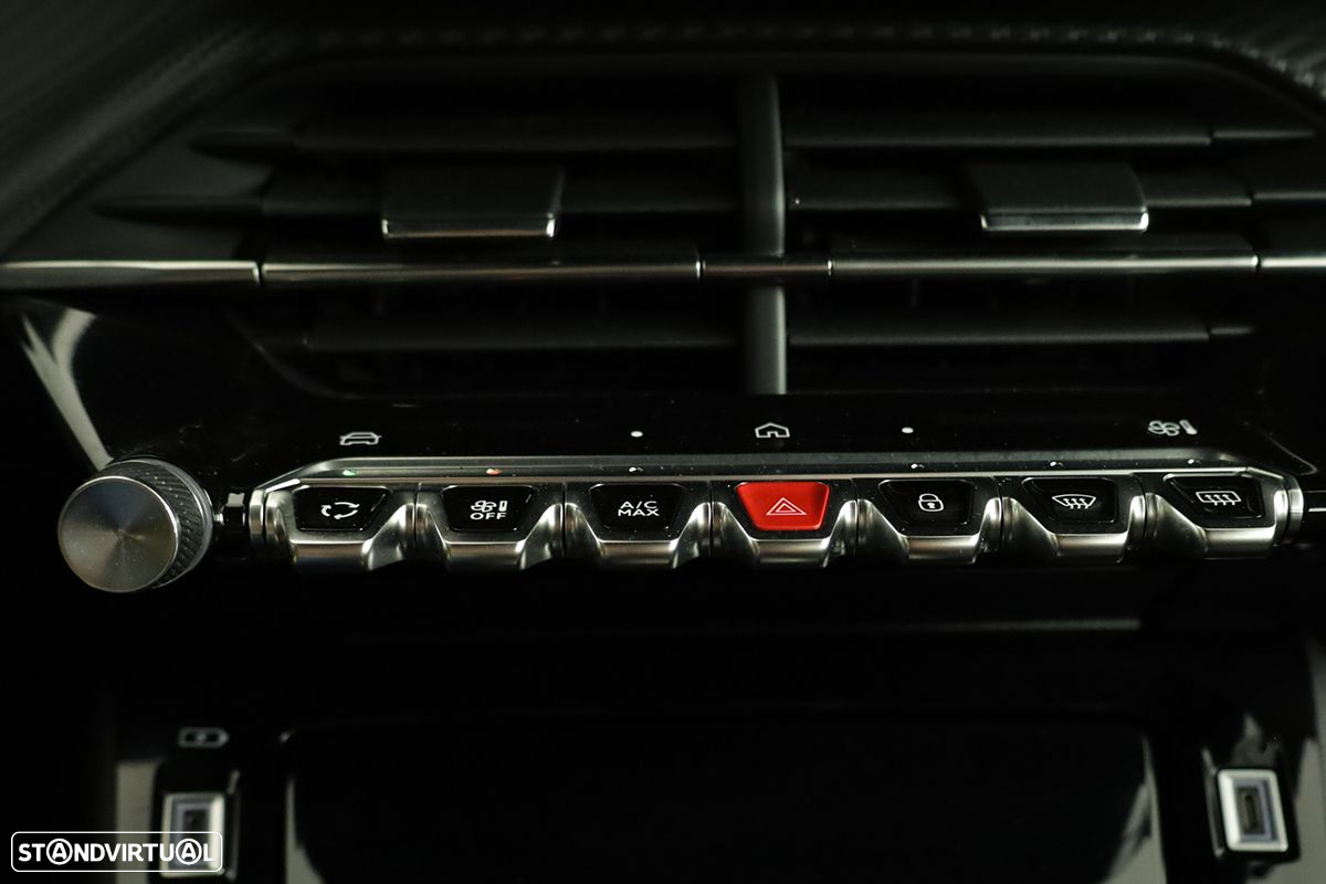 Peugeot 2008 1.2 PureTech Allure EAT8 - 13
