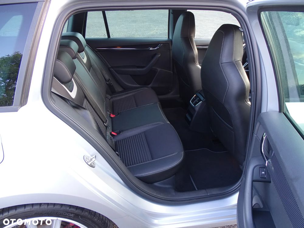 Skoda Octavia 2.0 TDI RS - 23
