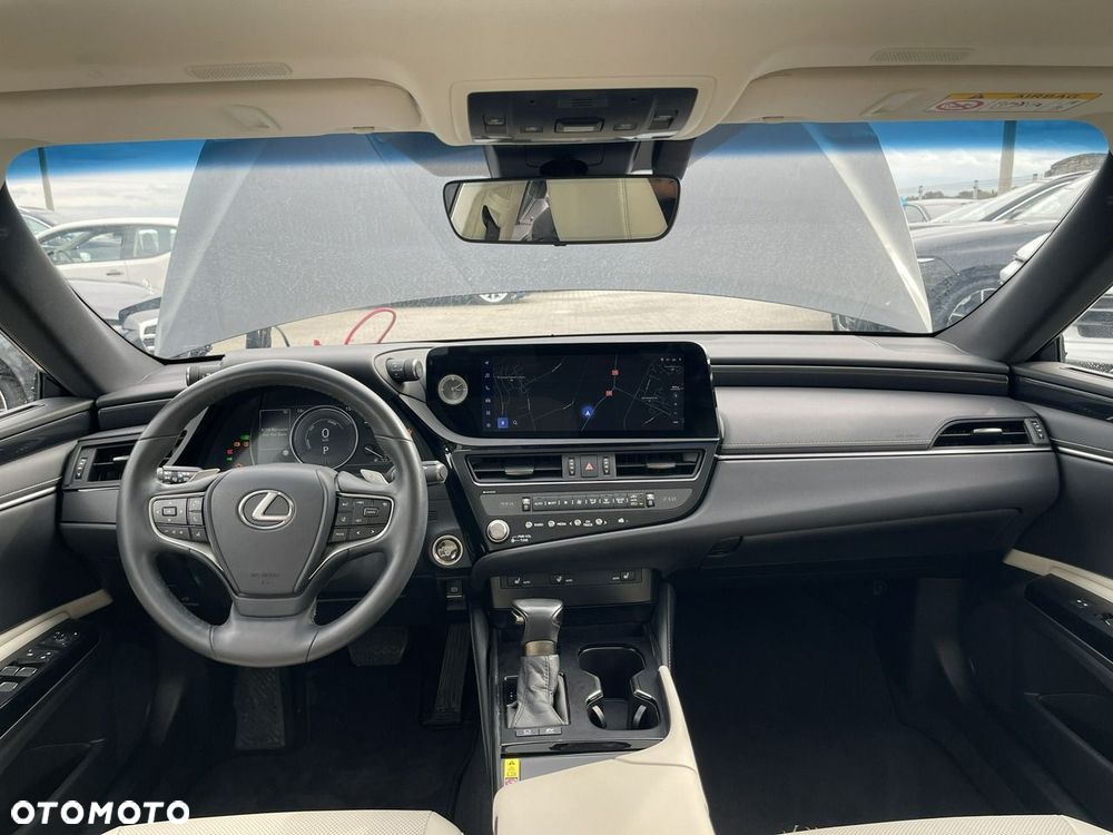 Lexus ES 300h Style Edition - 9