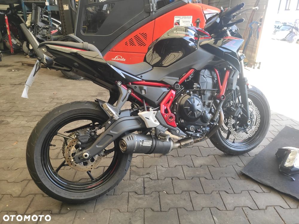 Kawasaki Z 650 - 6