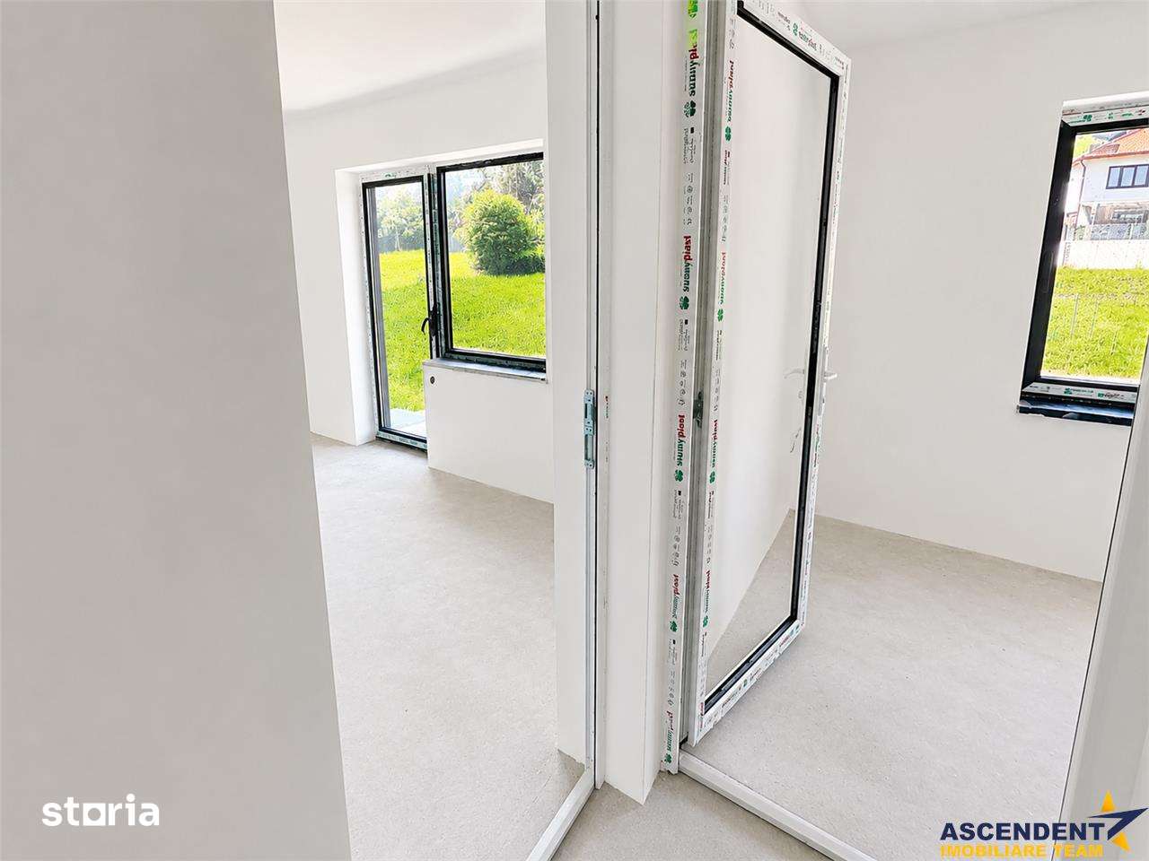 Casa noua, moderna, P + 1E, langa padure, Voiniceni, 6km de Targu Mure - Imagine principală: 4/11