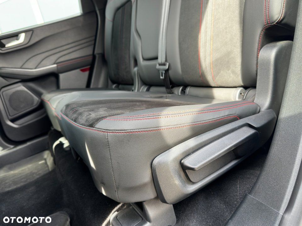 Ford Kuga - 25