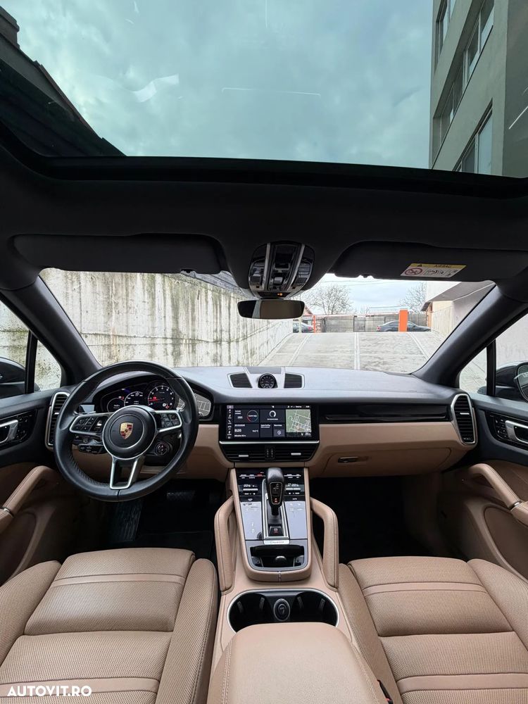 Porsche Cayenne - 8