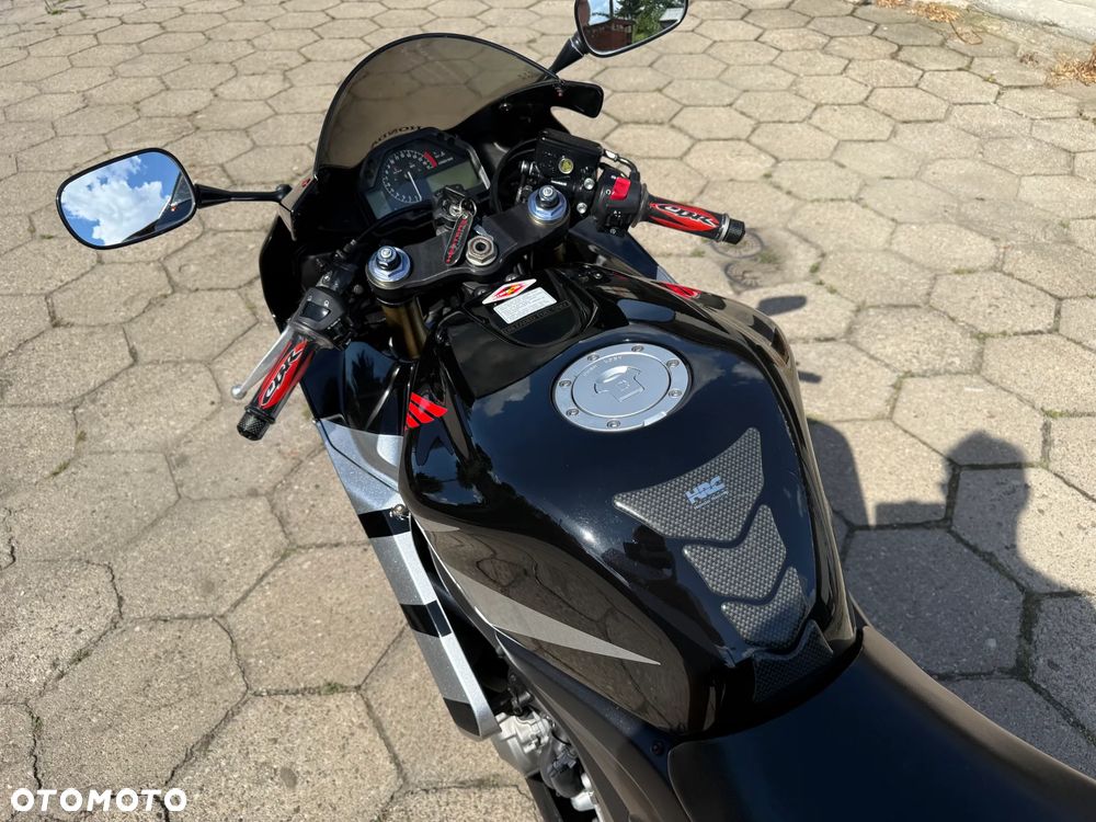 Honda CBR - 35