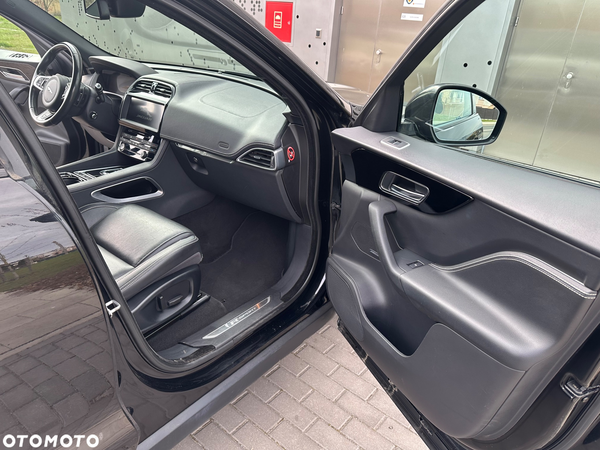 Jaguar F-Pace 2.0 i4D AWD R-Sport - 18