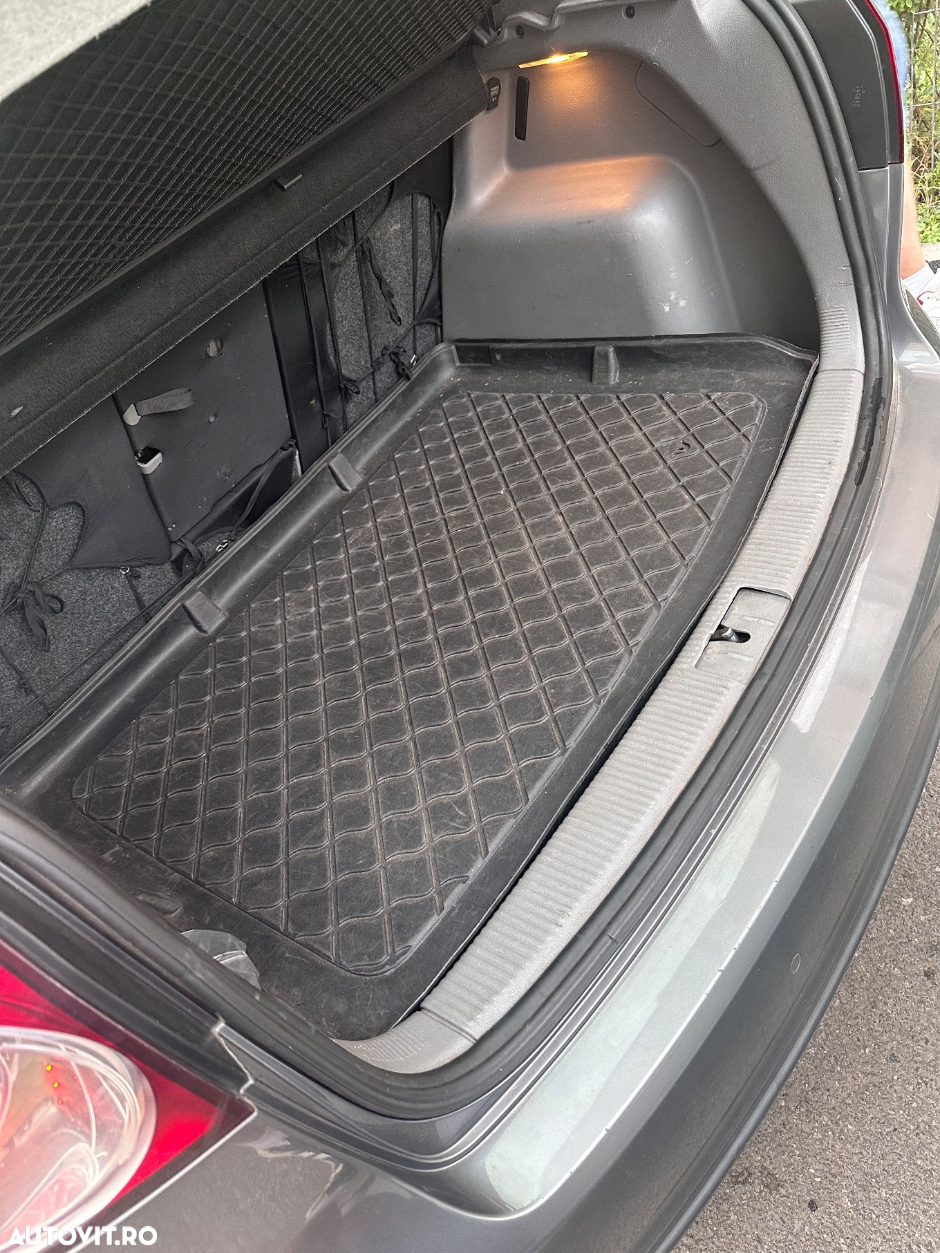 Volkswagen Golf Plus 2.0 TDI Comfortline - 11