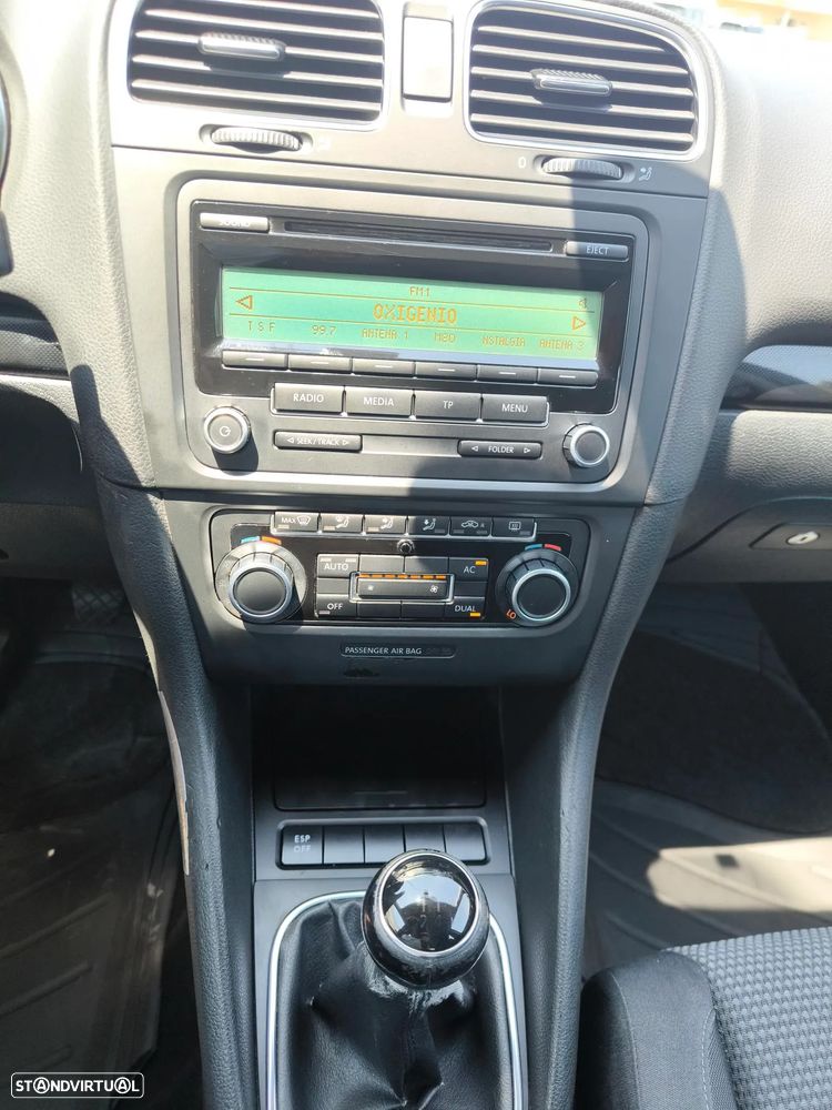 VW Golf 2.0 TDi Confortline - 19