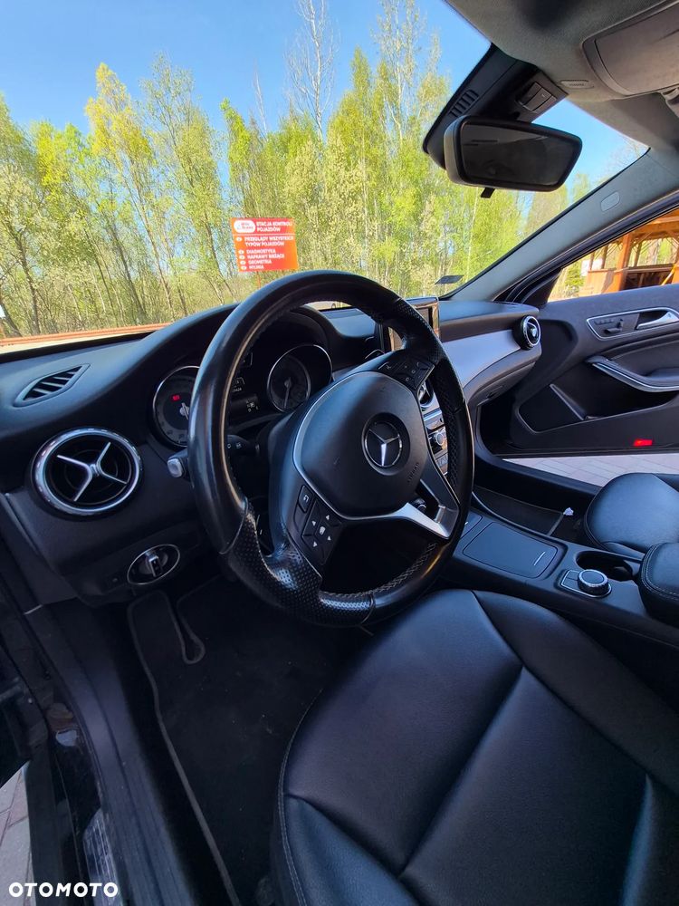 Mercedes-Benz GLA 250 7G-DCT - 8