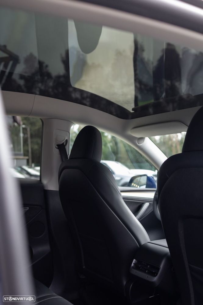 Tesla Model Y Standard RWD - 20