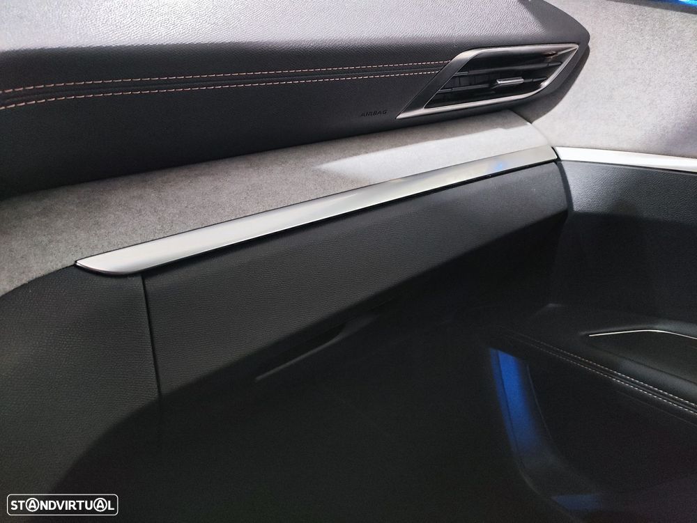 Peugeot 3008 1.6 Hybrid GT e-EAT8 - 28