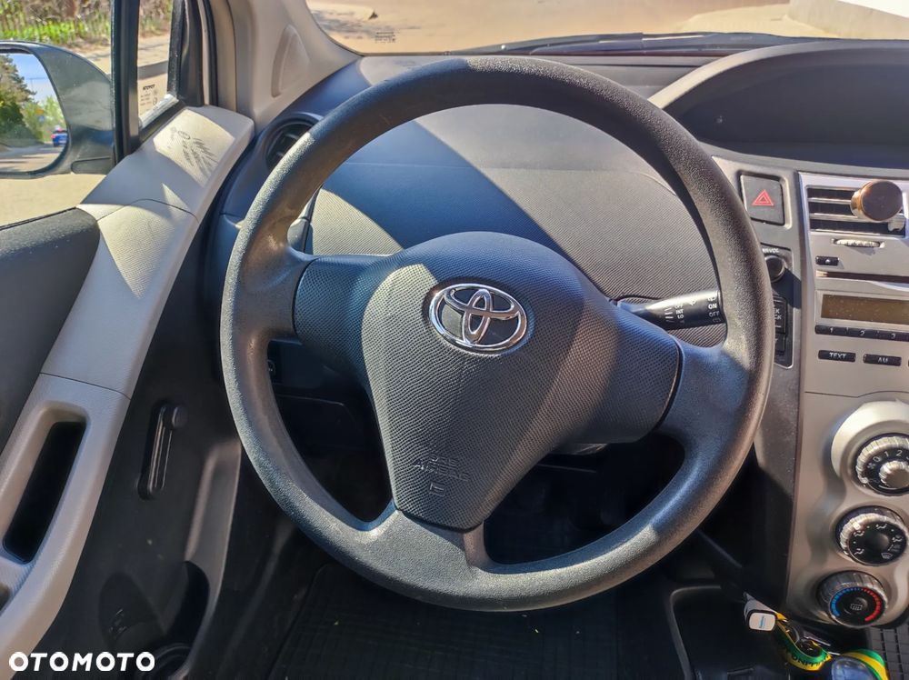 Toyota Yaris 1.0 Luna Start - 17