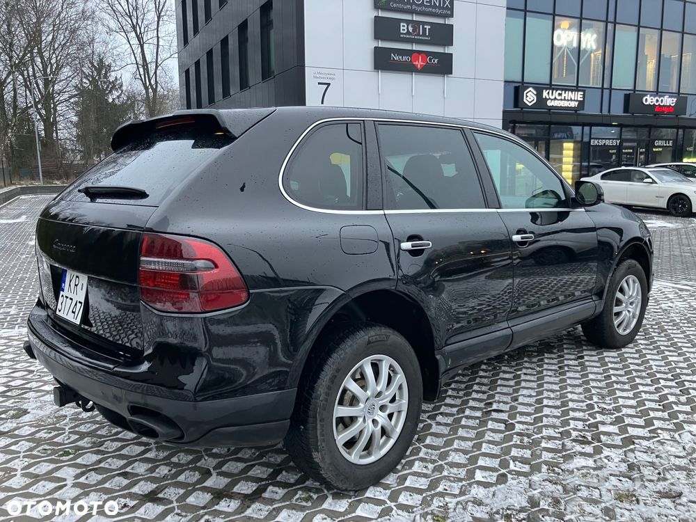Porsche Cayenne - 2
