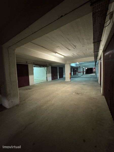 Garagem/box/ Cacém/Av.dos bons amigos - Grande imagem: 5/6