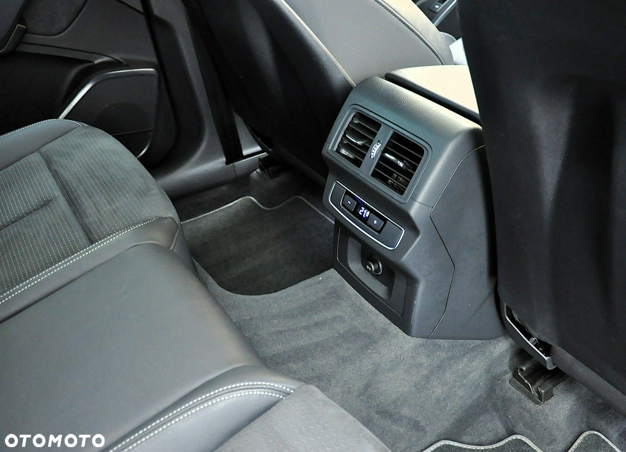 Audi Q5 Sportback - 31