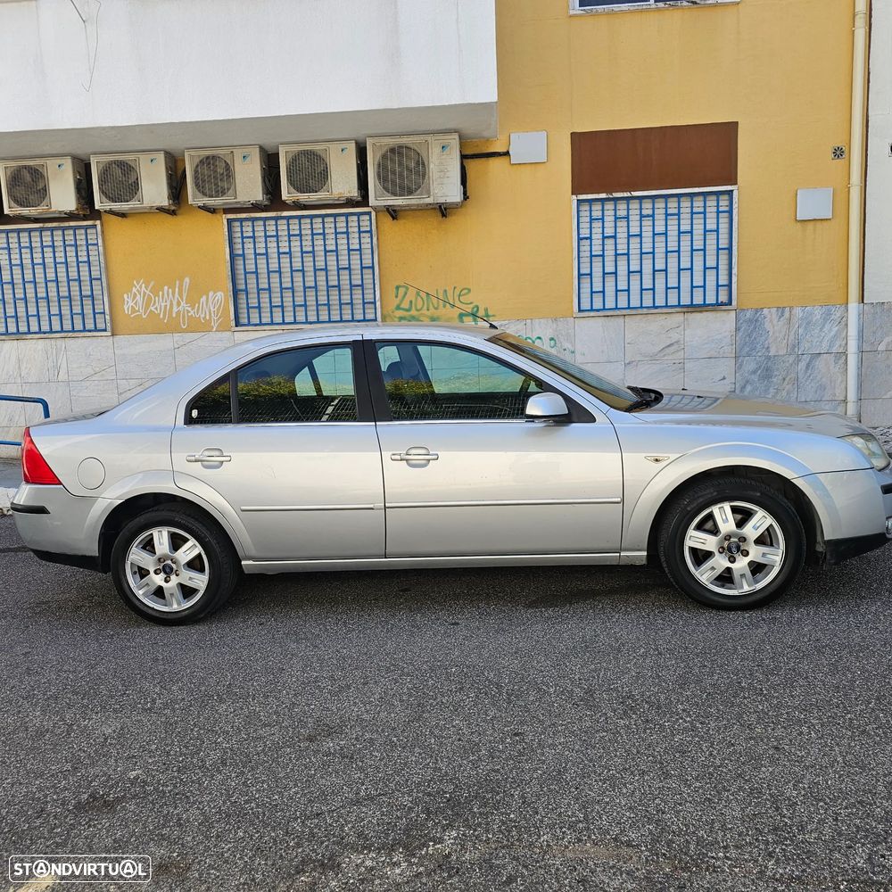 Ford Mondeo 2.0 TDCI Trend - 4