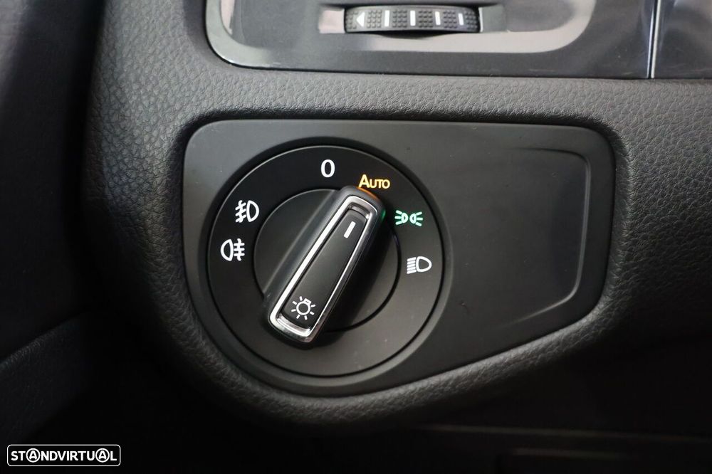 VW Golf 1.6 TDI Confortline - 17