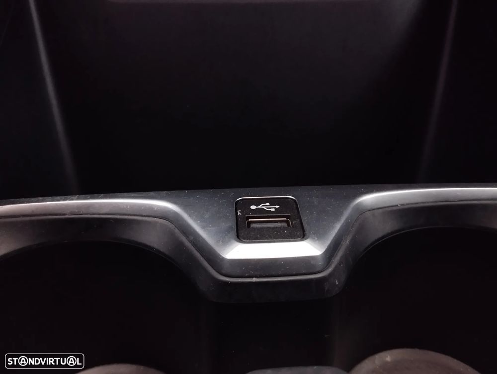 BMW 216 d Advantage — fotografia 35