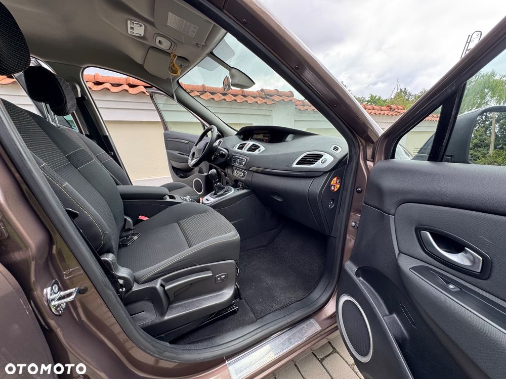 Renault Grand Scenic - 26