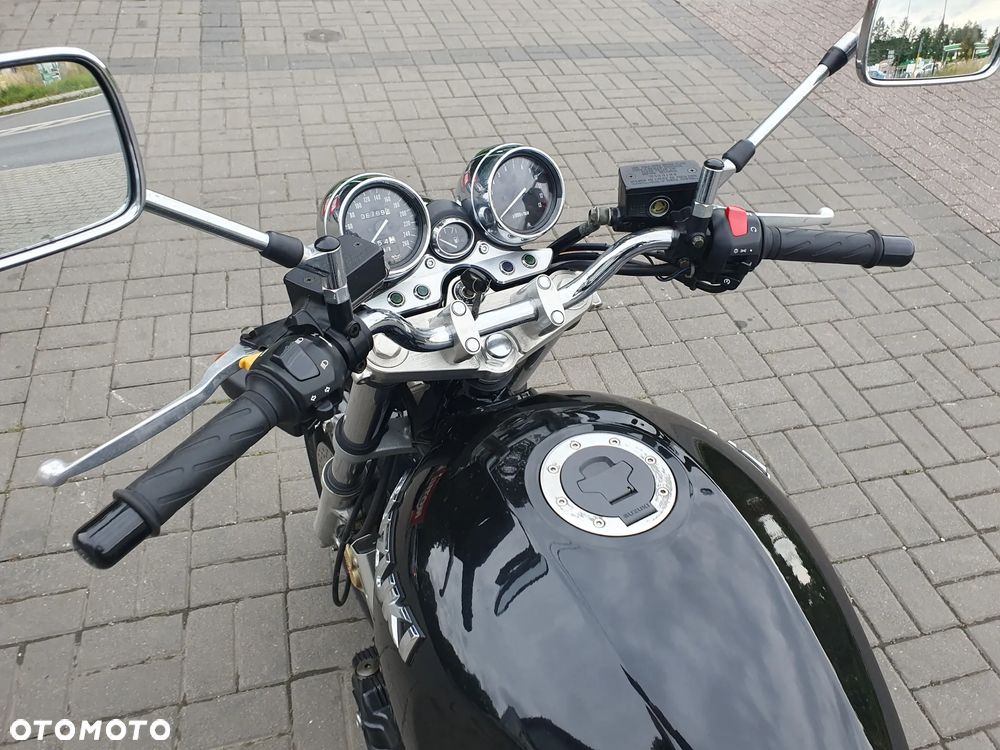 Suzuki GSX - 28