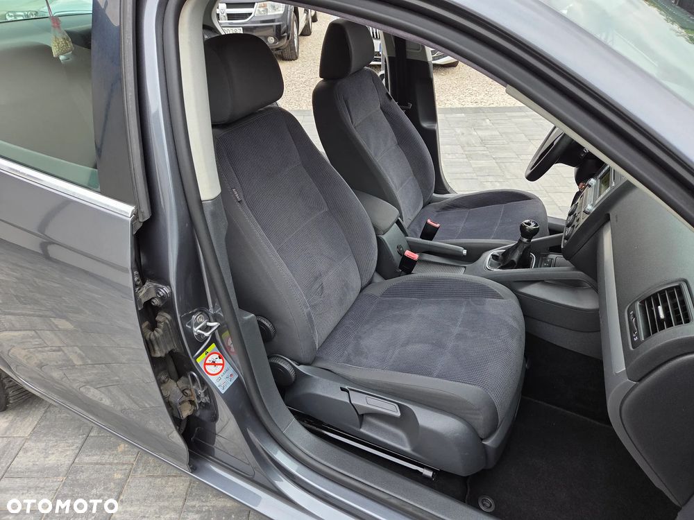 Volkswagen Jetta 2.0 FSI Comfortline - 24