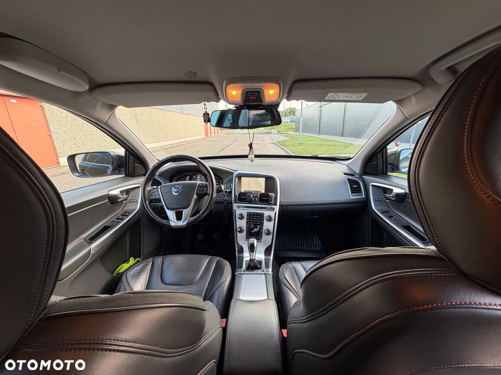 Volvo XC 60 D3 Drive-E Ocean Race - 18