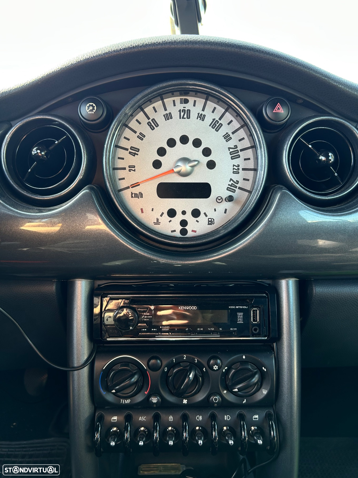 MINI Cabrio Cooper - 39