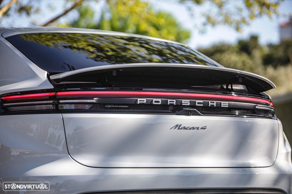 Porsche Macan Electric 4 - 20